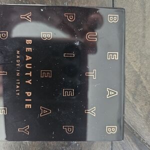 Beauty Pie Eyeshadow Palette - Black and Gold